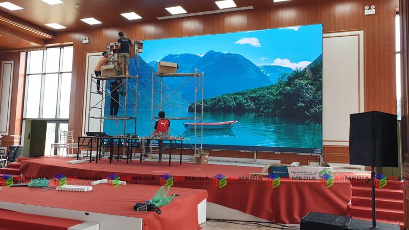 man hinh led p4 nha van hoa hanaka 4