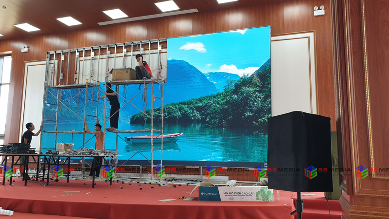 man hinh led p4 nha van hoa hanaka 5